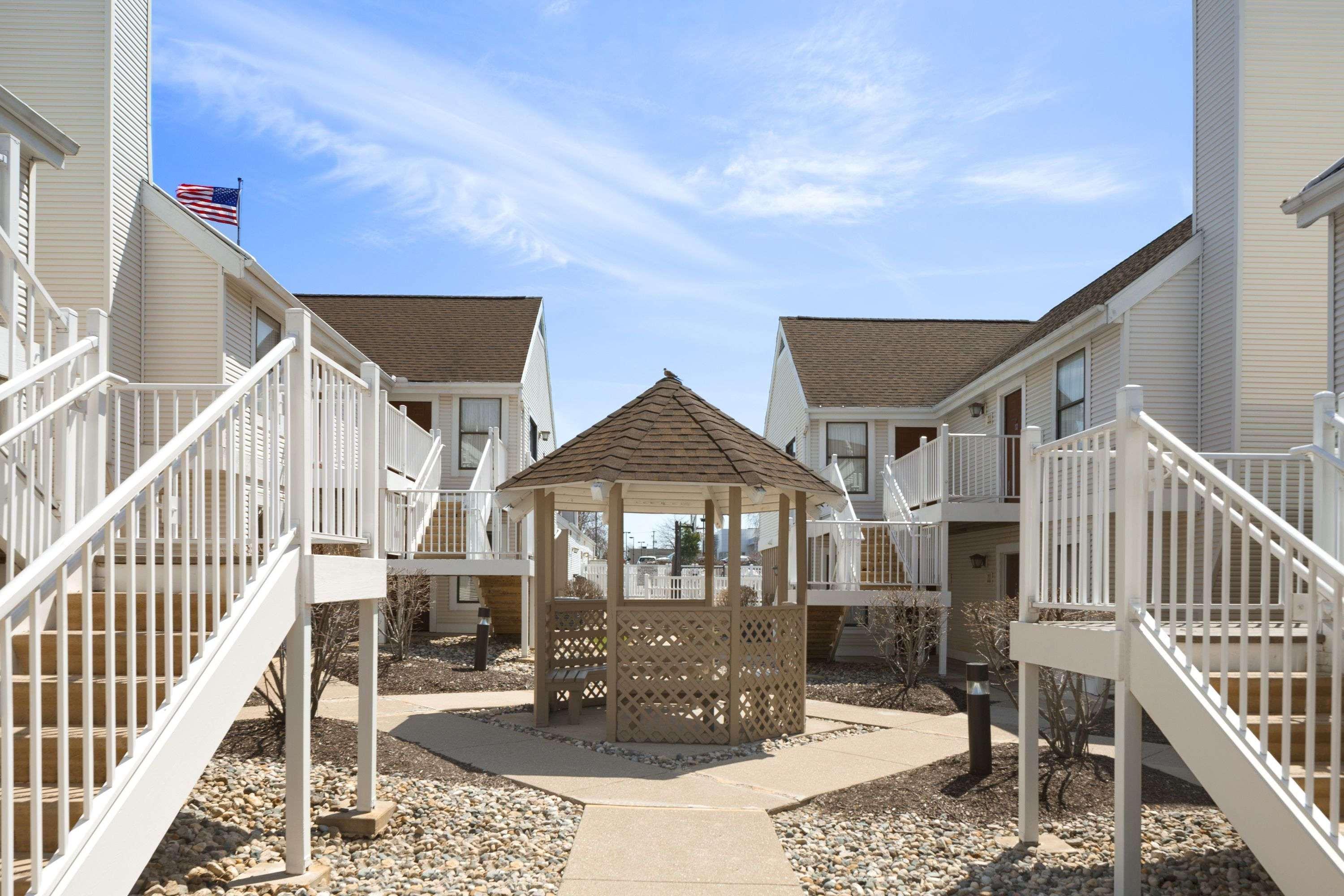Hawthorn Extended Stay By Wyndham Fort Wayne Exterior photo