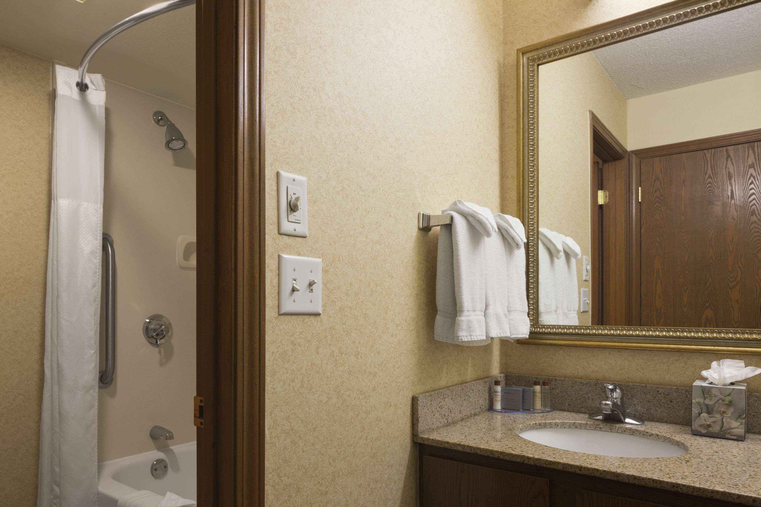 Hawthorn Extended Stay By Wyndham Fort Wayne Exterior photo