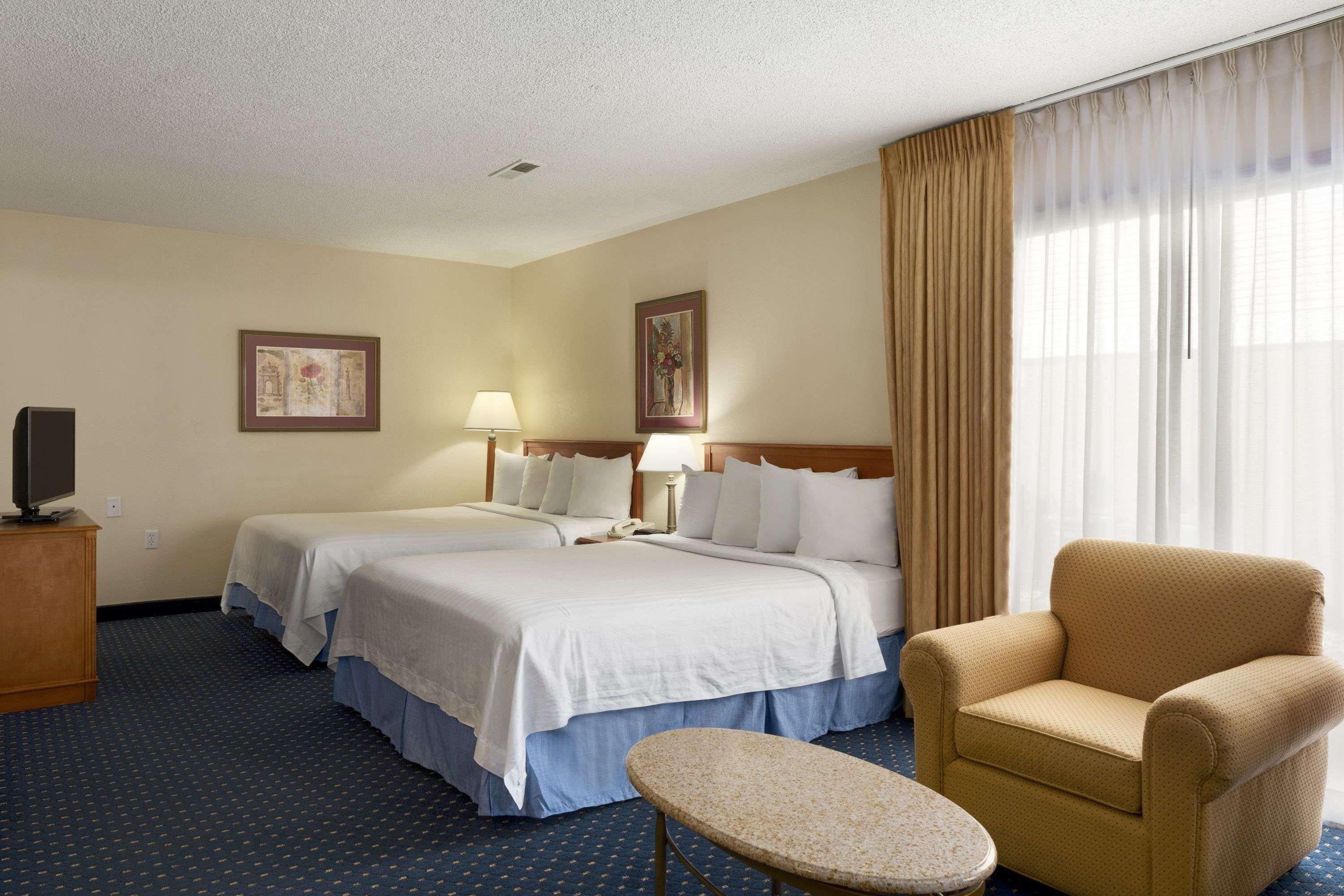 Hawthorn Extended Stay By Wyndham Fort Wayne Exterior photo