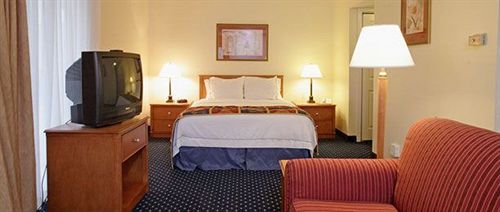 Hawthorn Extended Stay By Wyndham Fort Wayne Room photo